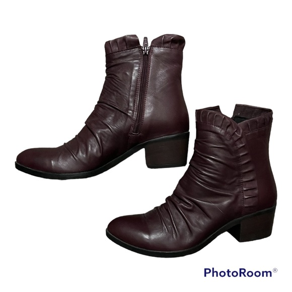 Shoes - NWOT Italian leather burgundy ankle boot